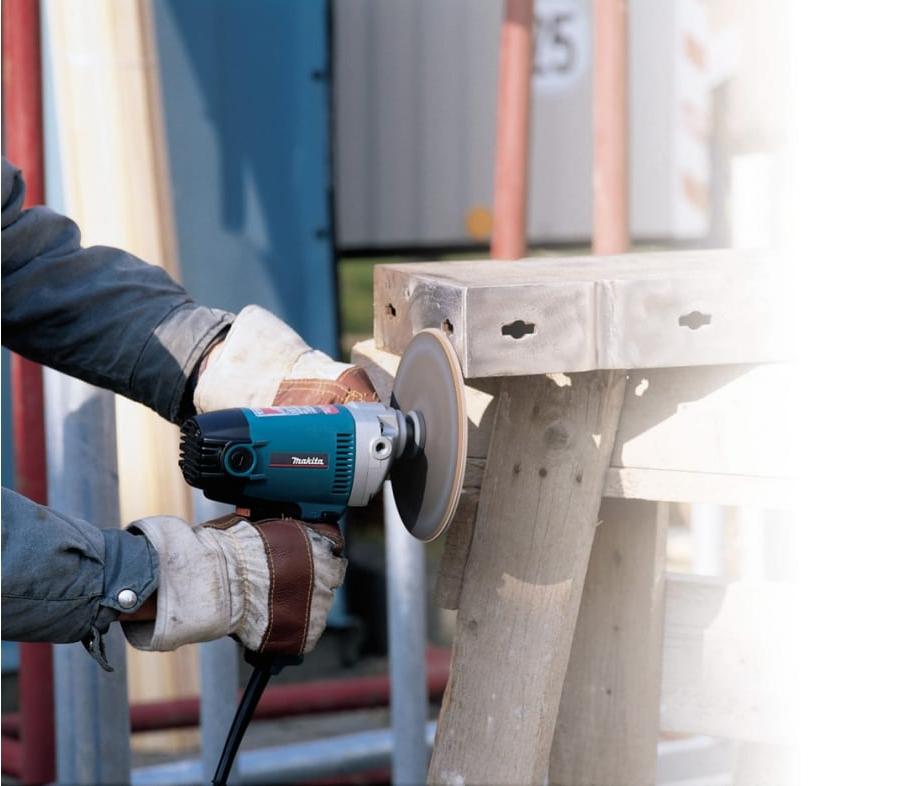 Полировальная машина Makita GV7000C