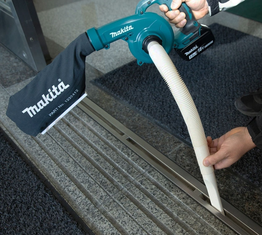 Гибкий шланг с трубой и щелевой насадкой