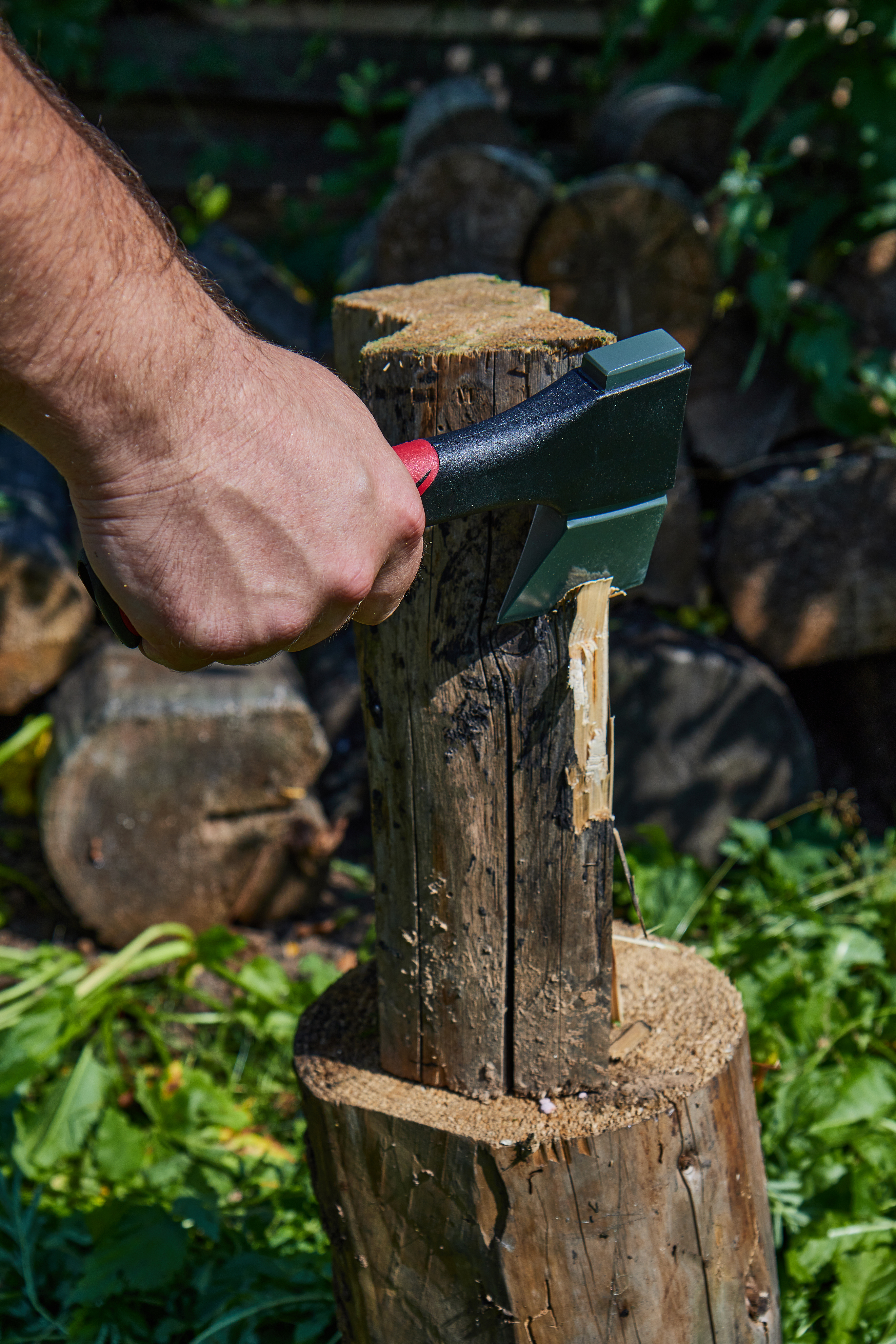 Топор походный 550 грамм