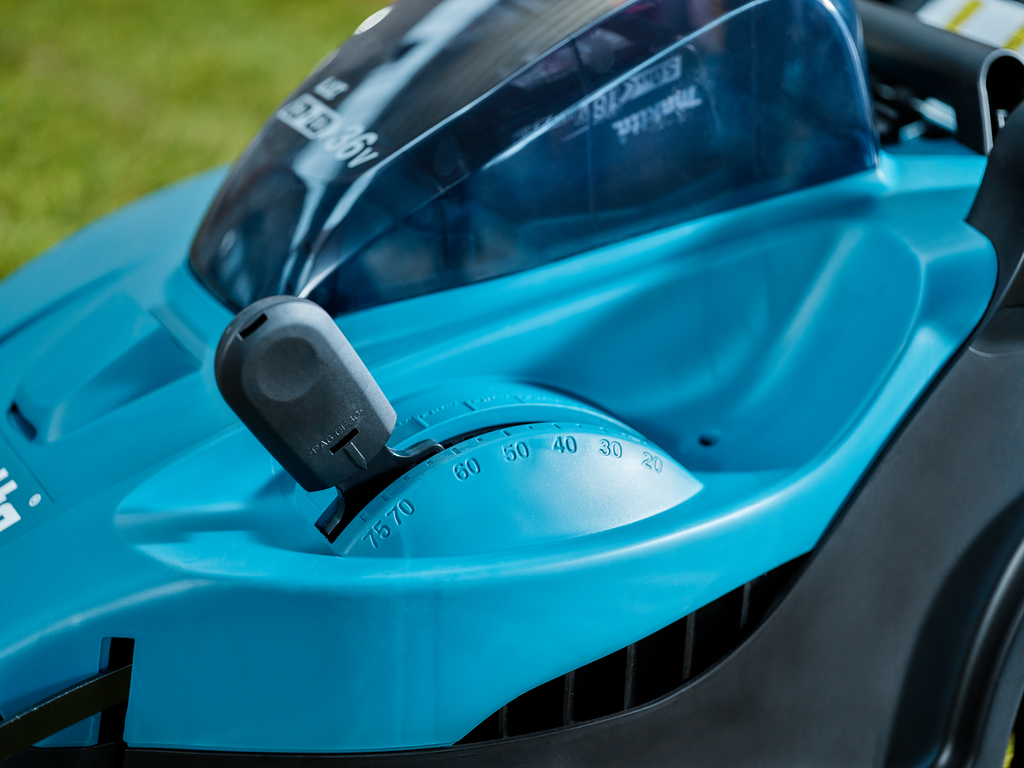 Аккумуляторная газонокосилка Makita DLM431PT2