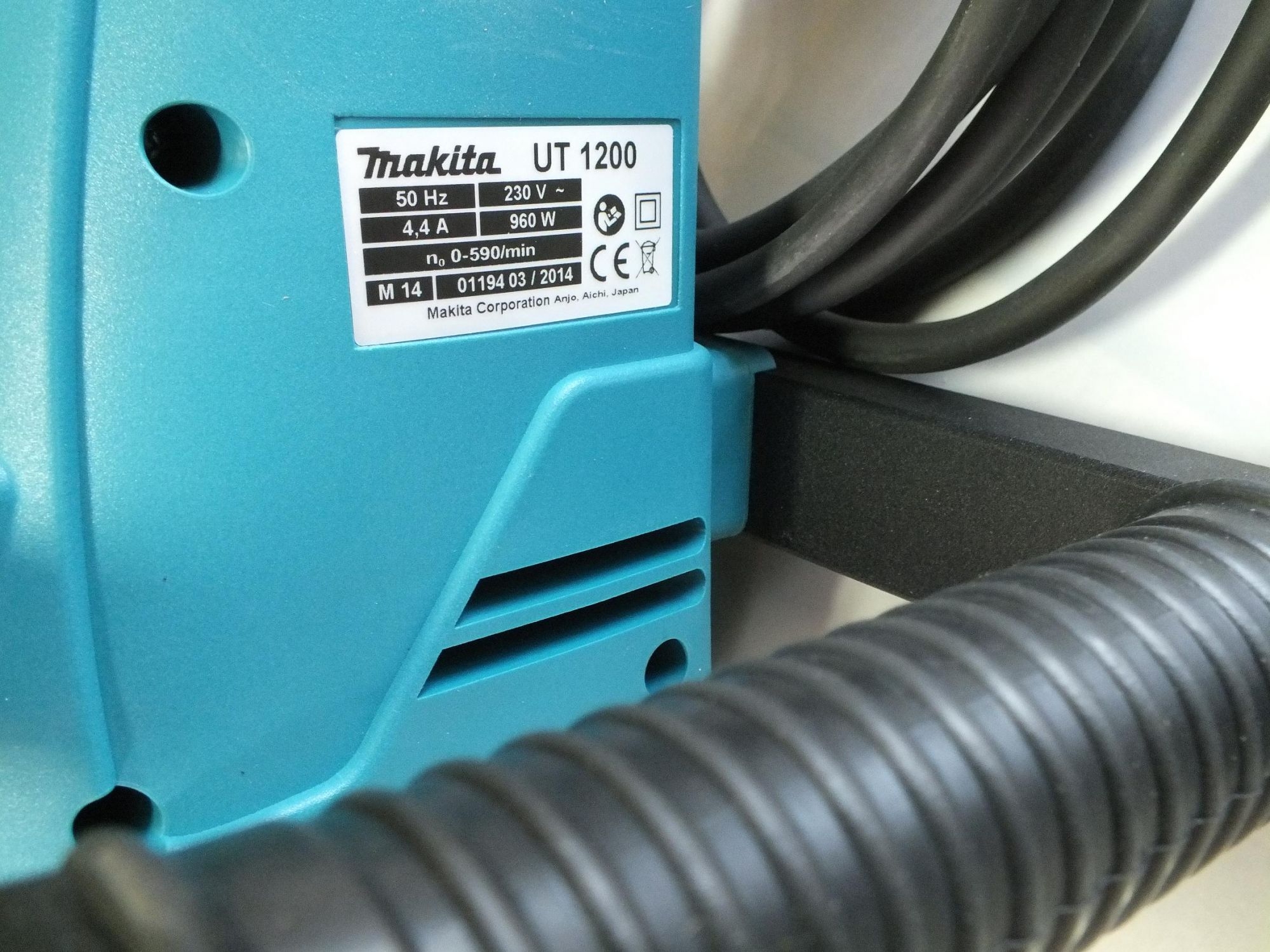 Дрель-миксер Makita UT1200