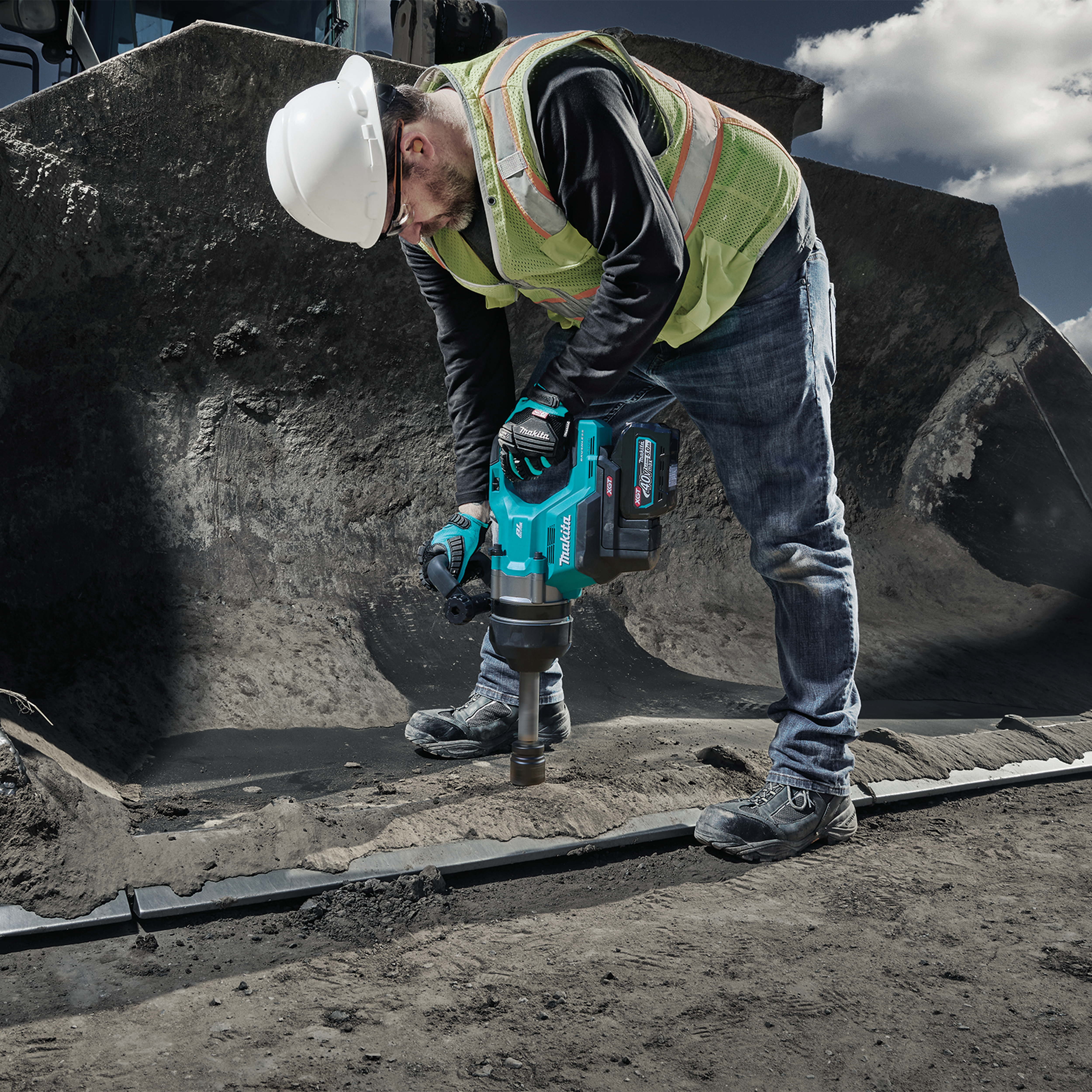 Гайковерт ударный аккумуляторный XGT 40В BL XPT — TW010GZ