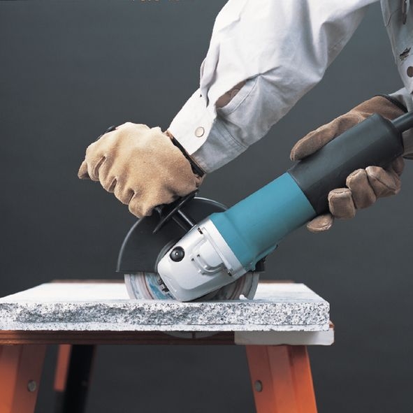 Углошлифовальная машина Makita 9566C