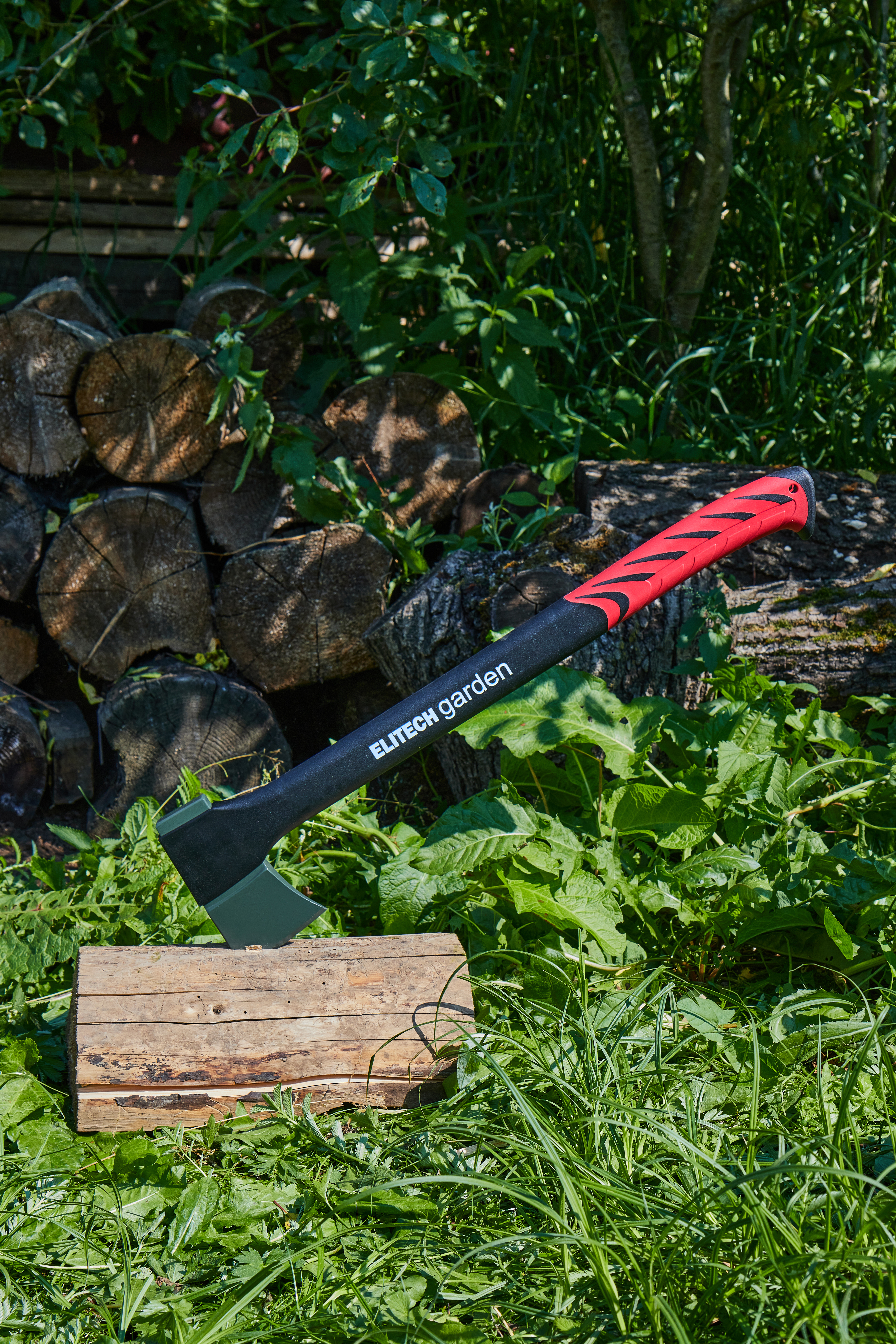 Топор универсальный 950 грамм