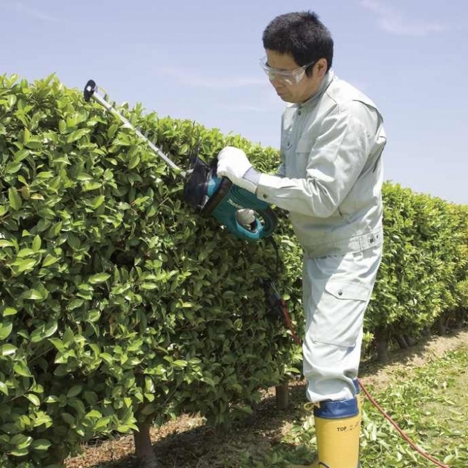 Электрический кусторез Makita UH5570