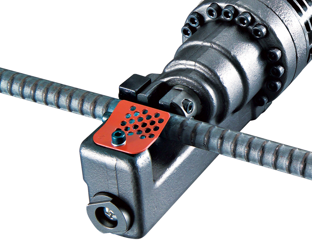 Аккумуляторные ножницы по металлу Makita DSC163ZK