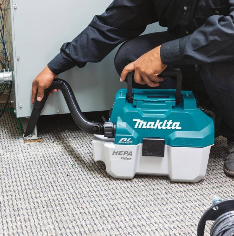 Аккумуляторный пылесос Makita DVC864LZ
