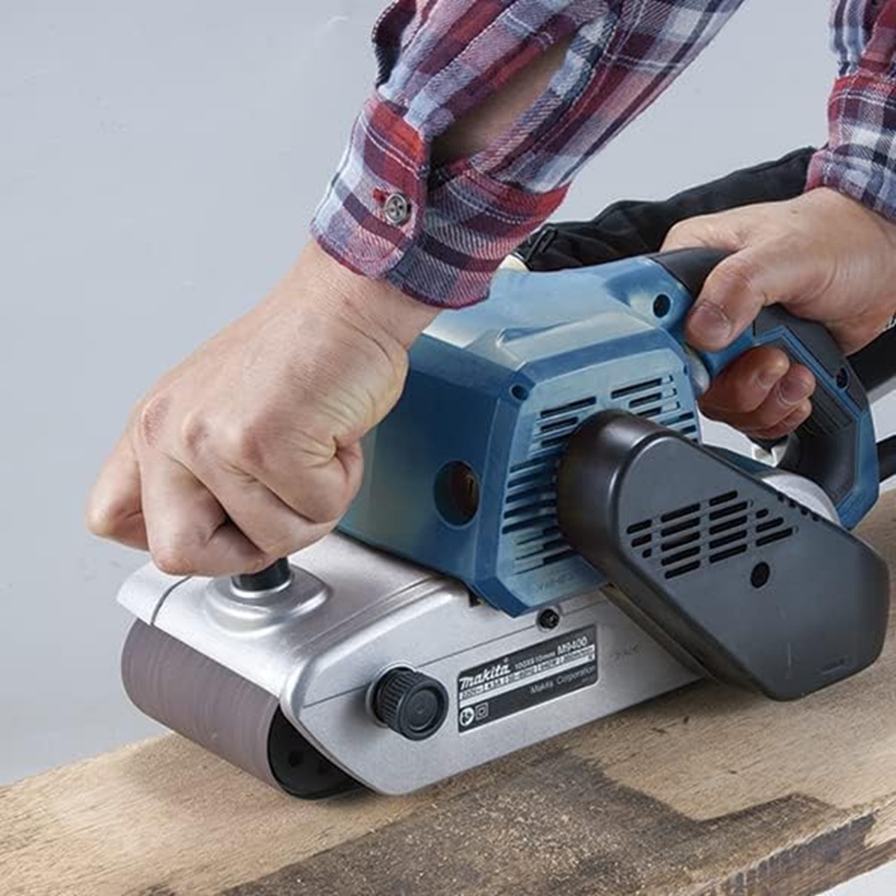 Машина шлифовальная ленточная — M9400B