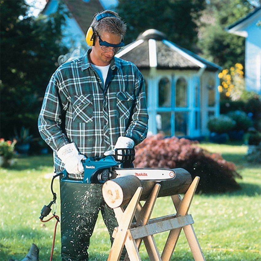 Электрическая цепная пила Makita UC4550A