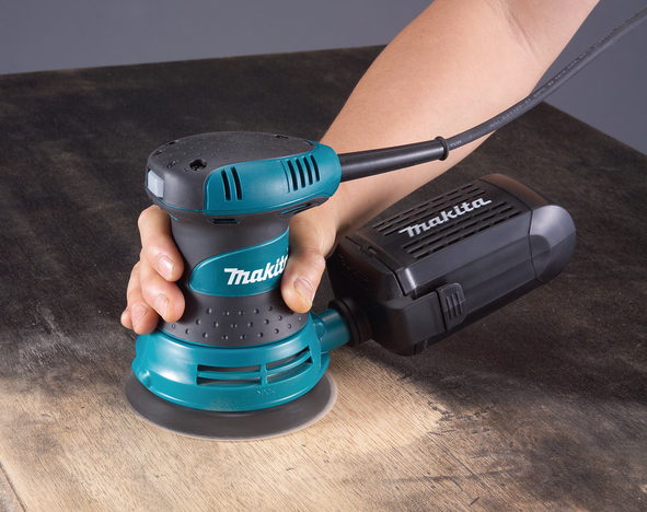 Эксцентриковая шлифмашина Makita BO5030