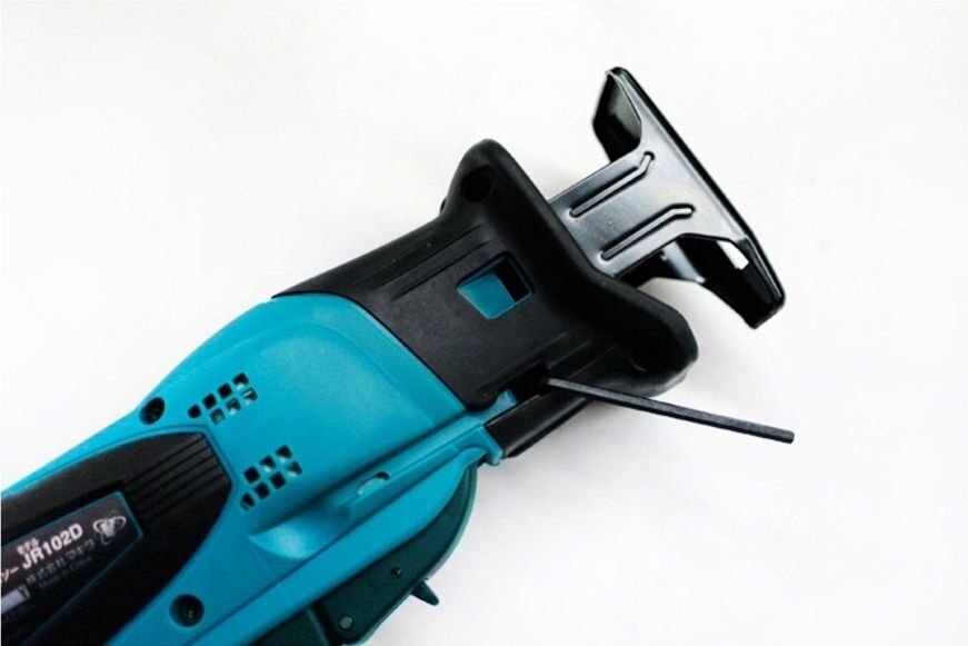 Аккумуляторная сабельная пила CXT 12 В Makita JR102DZ