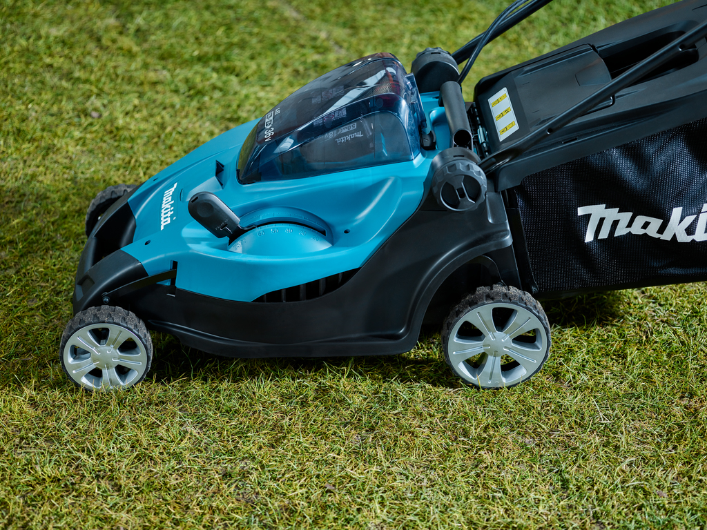 Аккумуляторная газонокосилка Makita DLM431PT2