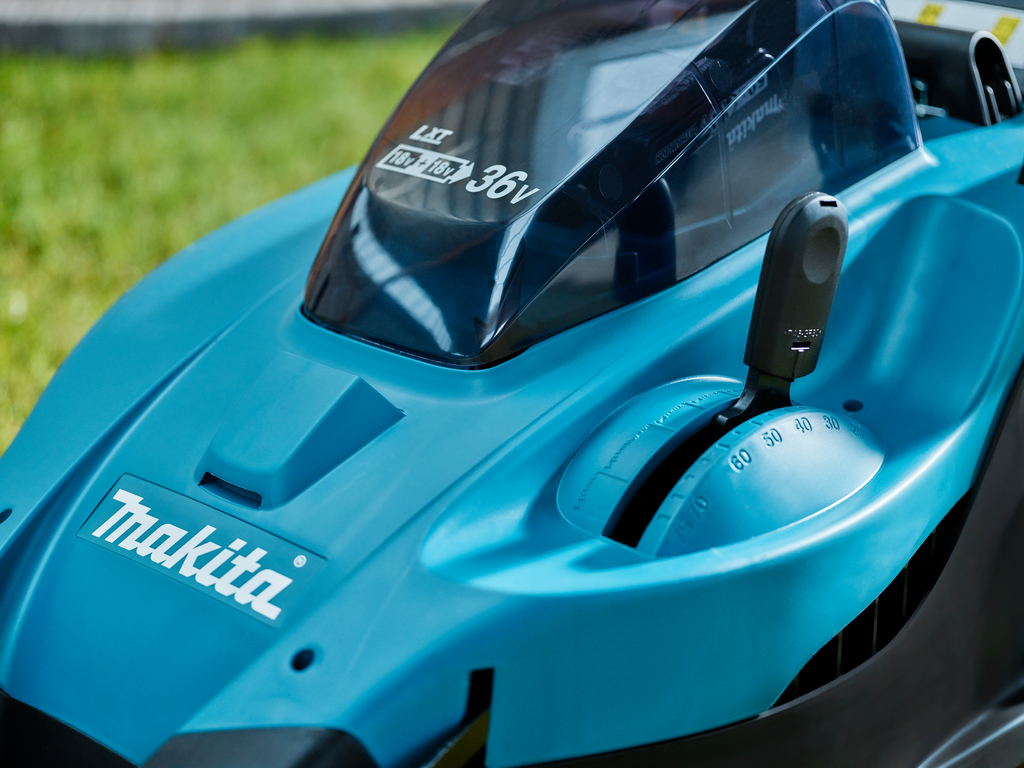 Аккумуляторная газонокосилка Makita DLM431Z