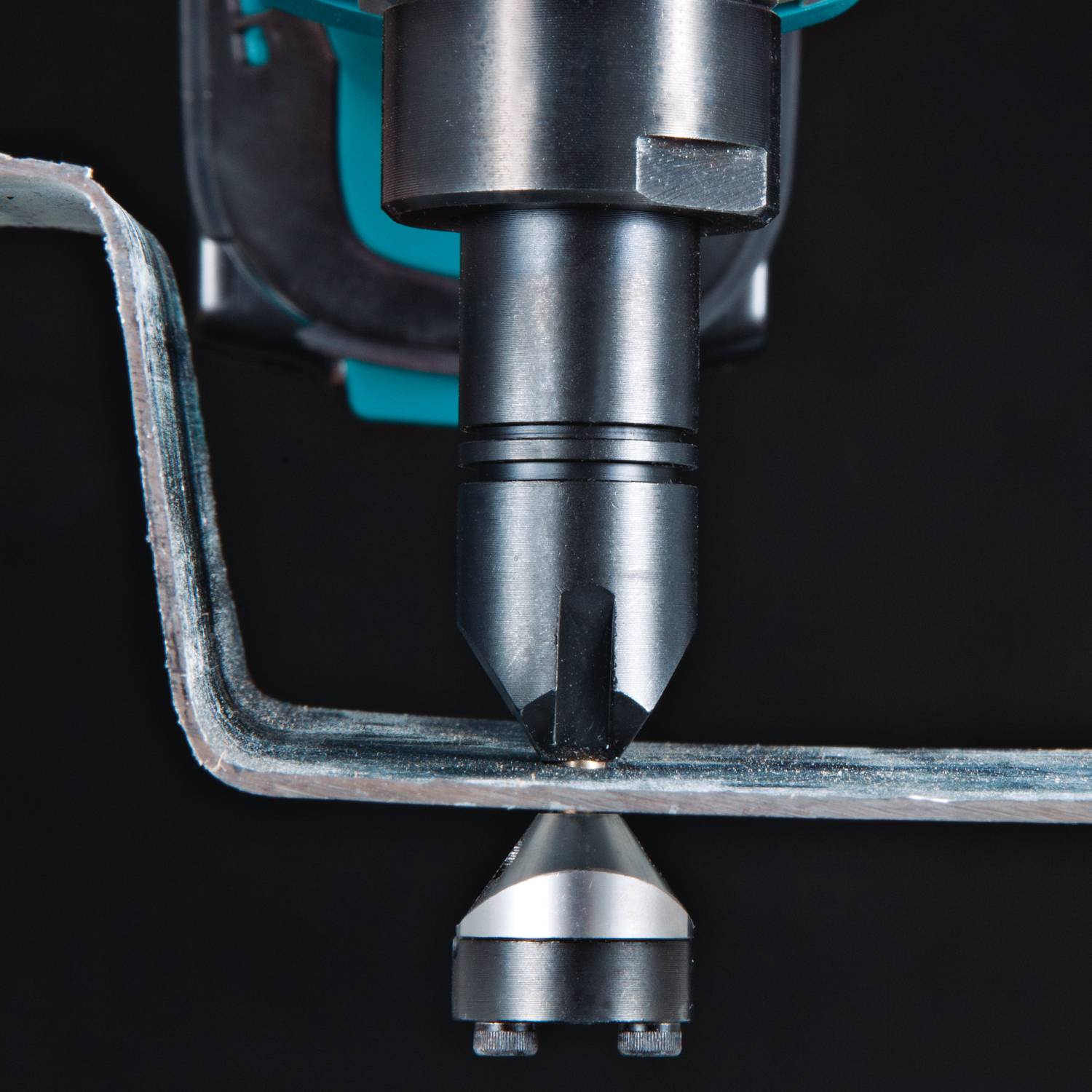 Аккумуляторные высечные ножницы Makita DJN161RFE