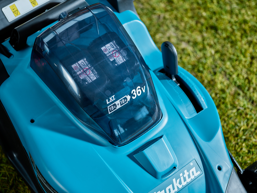 Аккумуляторная газонокосилка Makita DLM431PT2