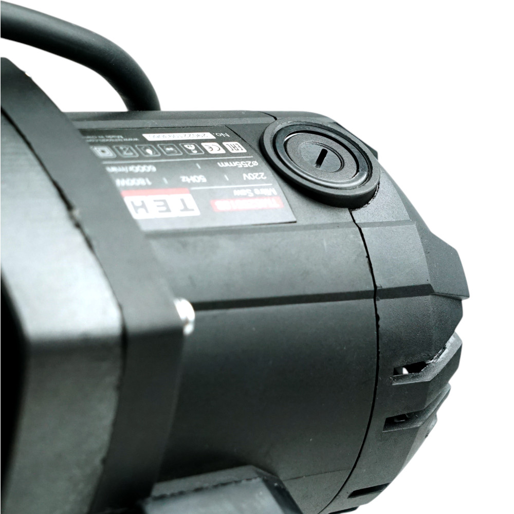 Пила торцовочная 255мм TEH TMS25518B