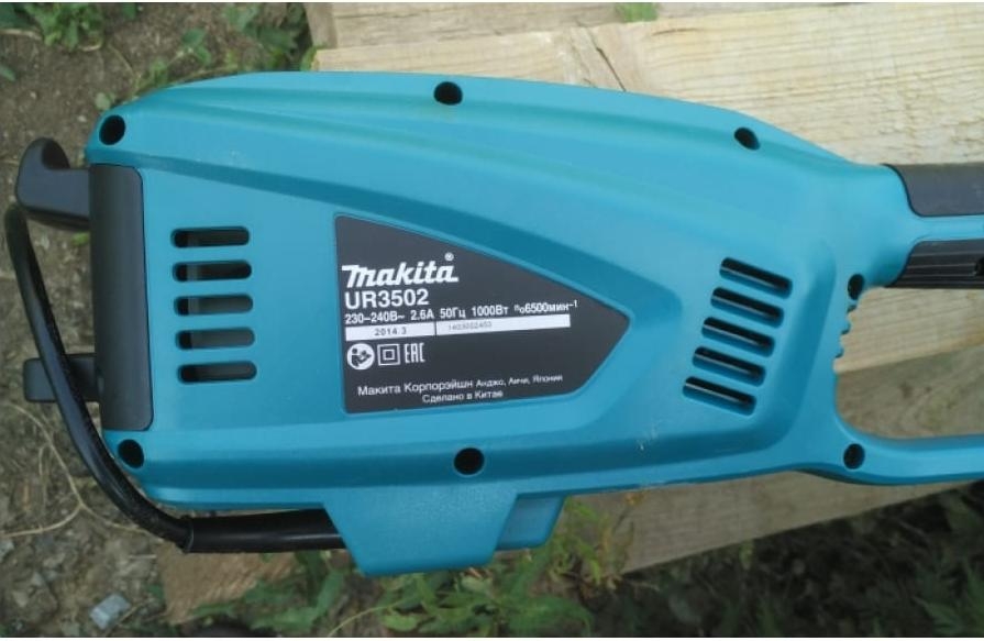 Электрическая коса Makita UR3502